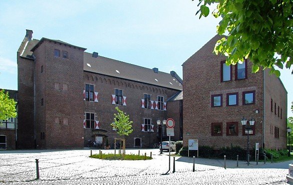 Brauche ich einen Makler für den Immobilienverkauf in Grevenbroich?
