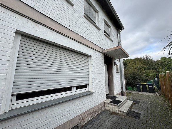 Einfamilienhaus mit Garten und Garage in Erkelenz Einfamilienhaus mit Garten und Garage in Erkelenz